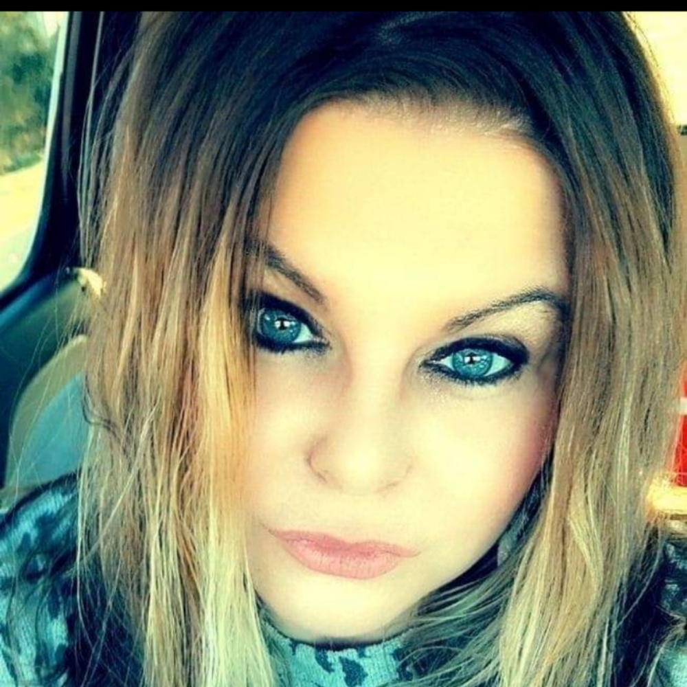 Meet your Posher, Angie - Picture 3 of 4